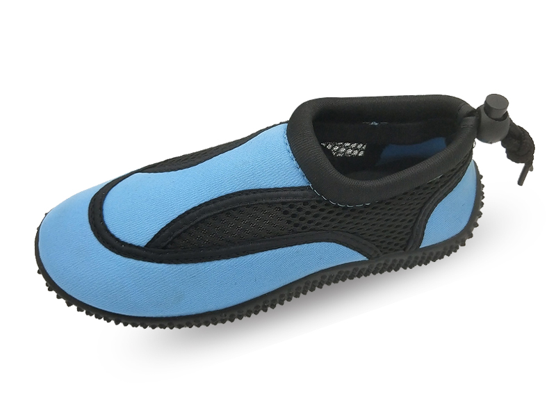OEM Aqua shoes with flexible sole design